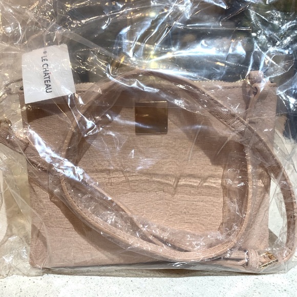 ๐2/$30 LE CHATEAU Crossbody Bag Faux leather - Picture 6 of 6